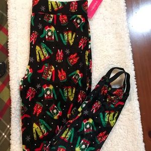 🆕 Xhilaration Ugly Christmas Stirrup Pants